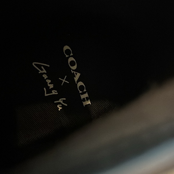 😎 Coach x Guang Yu - Picture 3 of 6